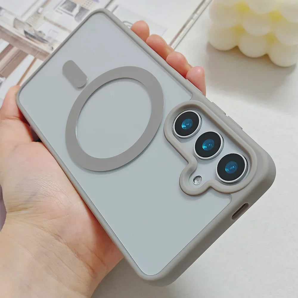 Minimalistisk transparent mobildeksel for Samsung. Støtsikkert, bevarer form og funksjon.
