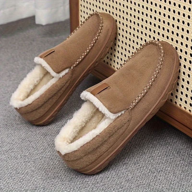 Praktiske slip-on herresko, vinter loafers for menn, gir enkel komfort og varme til hjemmebruk.
