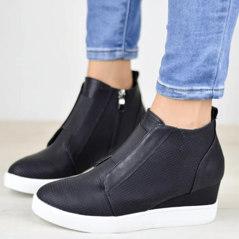 Komfortable kile sneakers for damer, med god demping. Ideelle fritidssko som gir en diskret høyde.