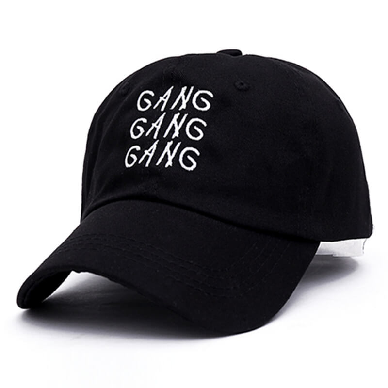 Stilfullt hodeplagg: svart justerbar baseballcaps, et sporty og praktisk tilbehør for solrike dager.