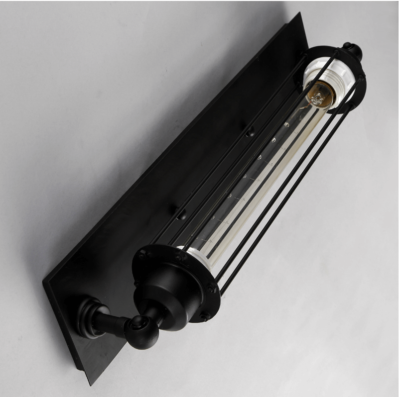 Sølv industriell vegglampe, vintage belysning, tidløs dekor til interiør. Metall lampe.