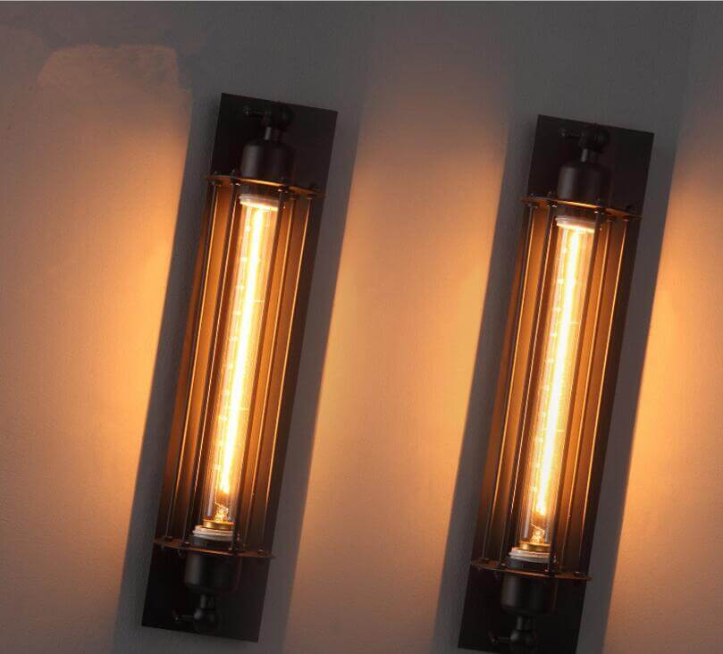 Rustikk industriell vegglampe, metall, belysning for soverom og stue. Tidløs dekor.