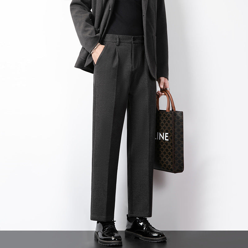 Stilige grå slim fit herrebukser, ideelle for kontorstil og formelle settinger, minimalistisk og tidløs design.
