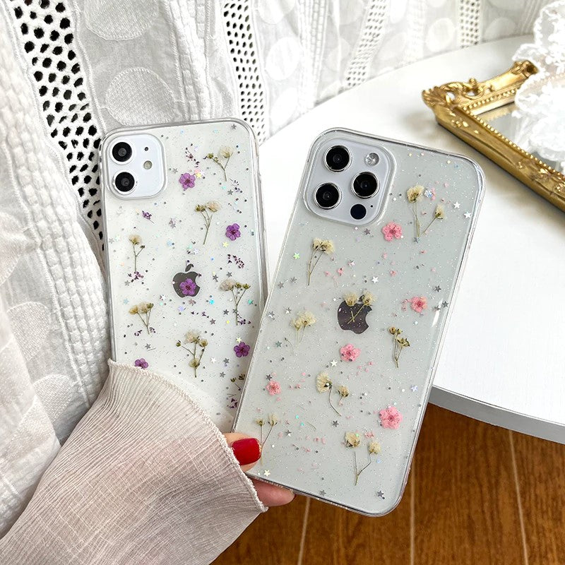 Hardcase iPhone beskyttelse med pressede naturblomster, elegant blomsterutseende