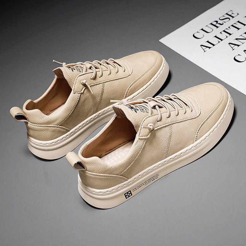 Lettvekt og pustende herre joggesko. Komfortable sneakers i lysbrun, hvit, svart for trendy stil.
