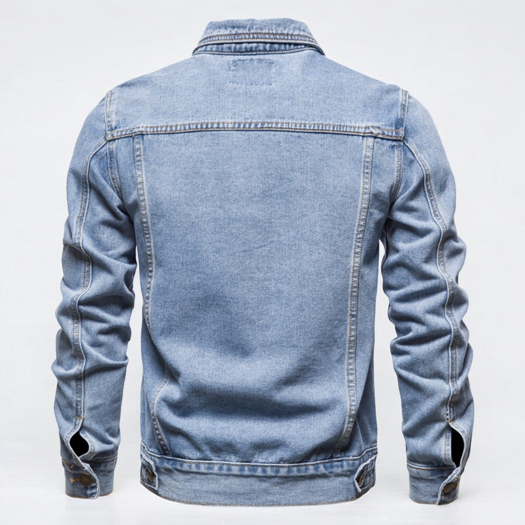 Komfortabel herre denimjakke i vasket stil, ideell for vårmote og høstmote.
