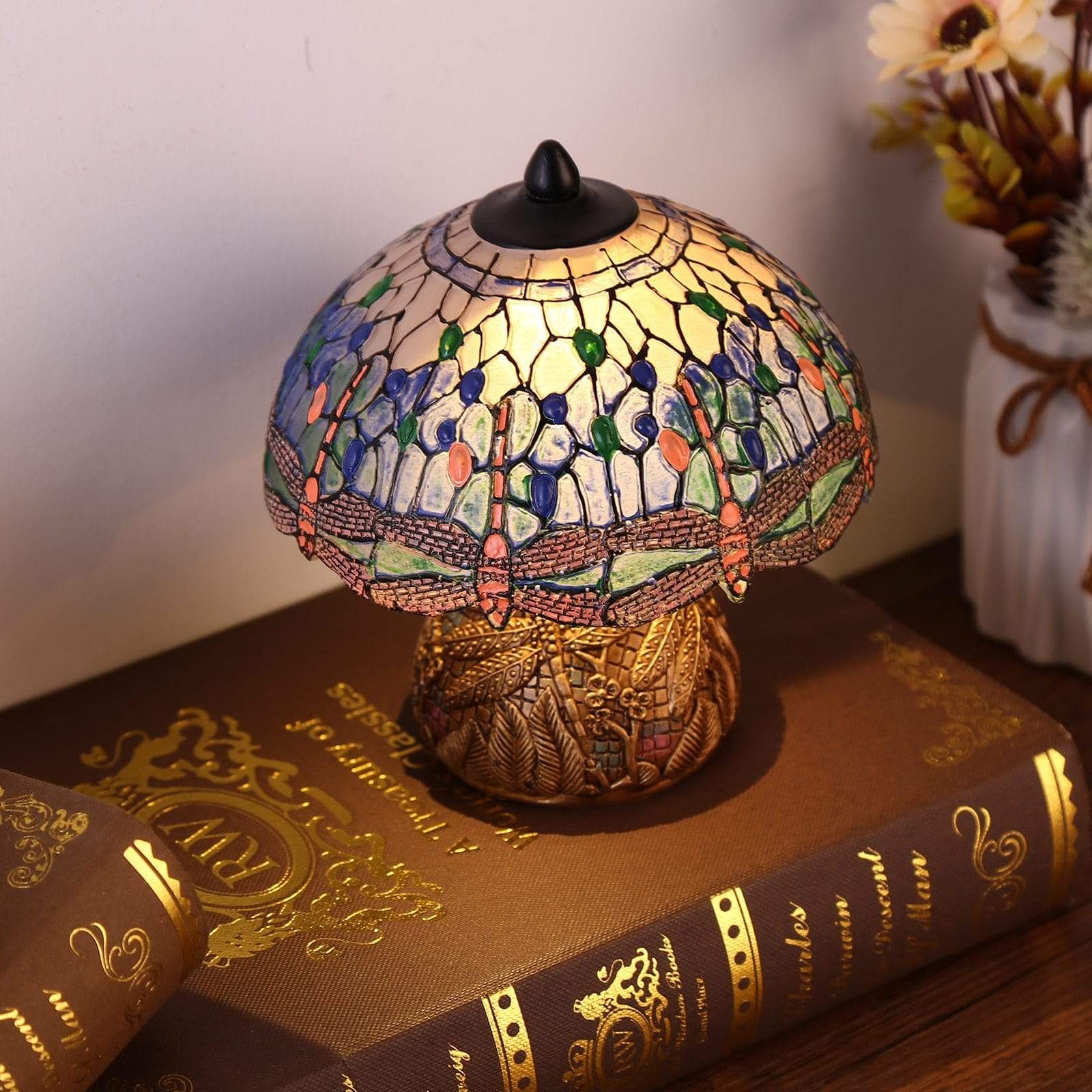 Bohemsk vintage lampe med øyenstikkerdesign, ideell soveromslampe som sprer koselig stemningslys.