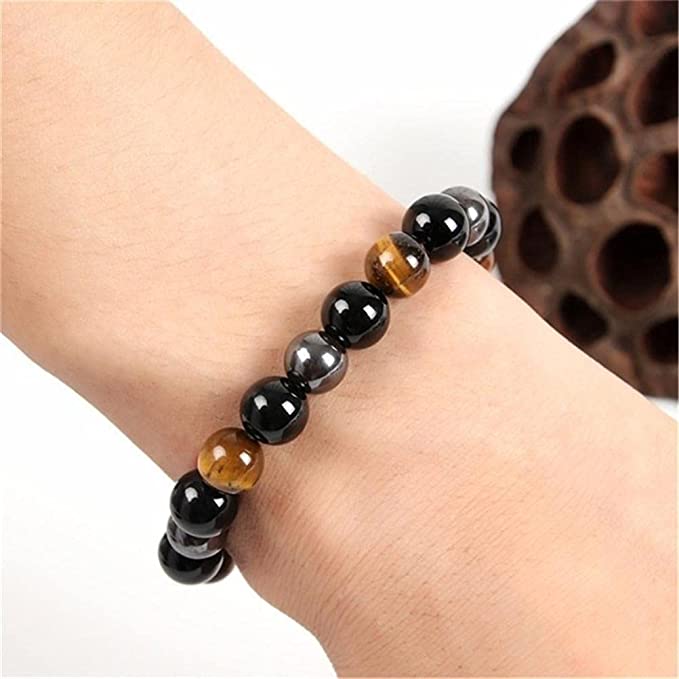 Stilig unisex armbånd båret på håndledd, med balanserende tigerøye, obsidian & hematitt natursteiner.