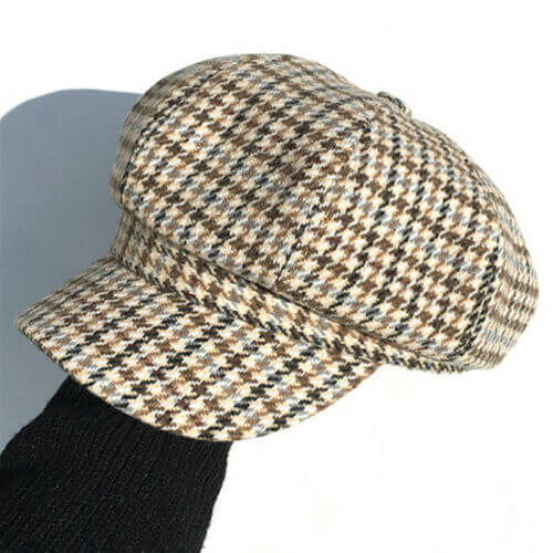 Vintage inspirert Boston skalkelue i rutet bomull, unisex hodeplagg for tidløs og komfortabel stil.