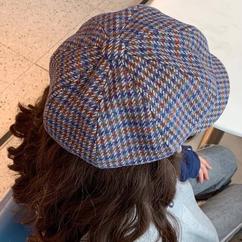 Klassisk Boston skalkelue, unisex rutet design i bomull. Ideell for hverdagsmote.