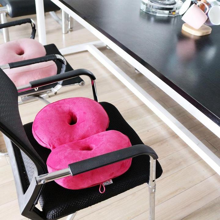 Unisex ergonomisk sittepute i minneskum for bedre holdning og komfort. Ideell for ryggstøtte på kontoret.