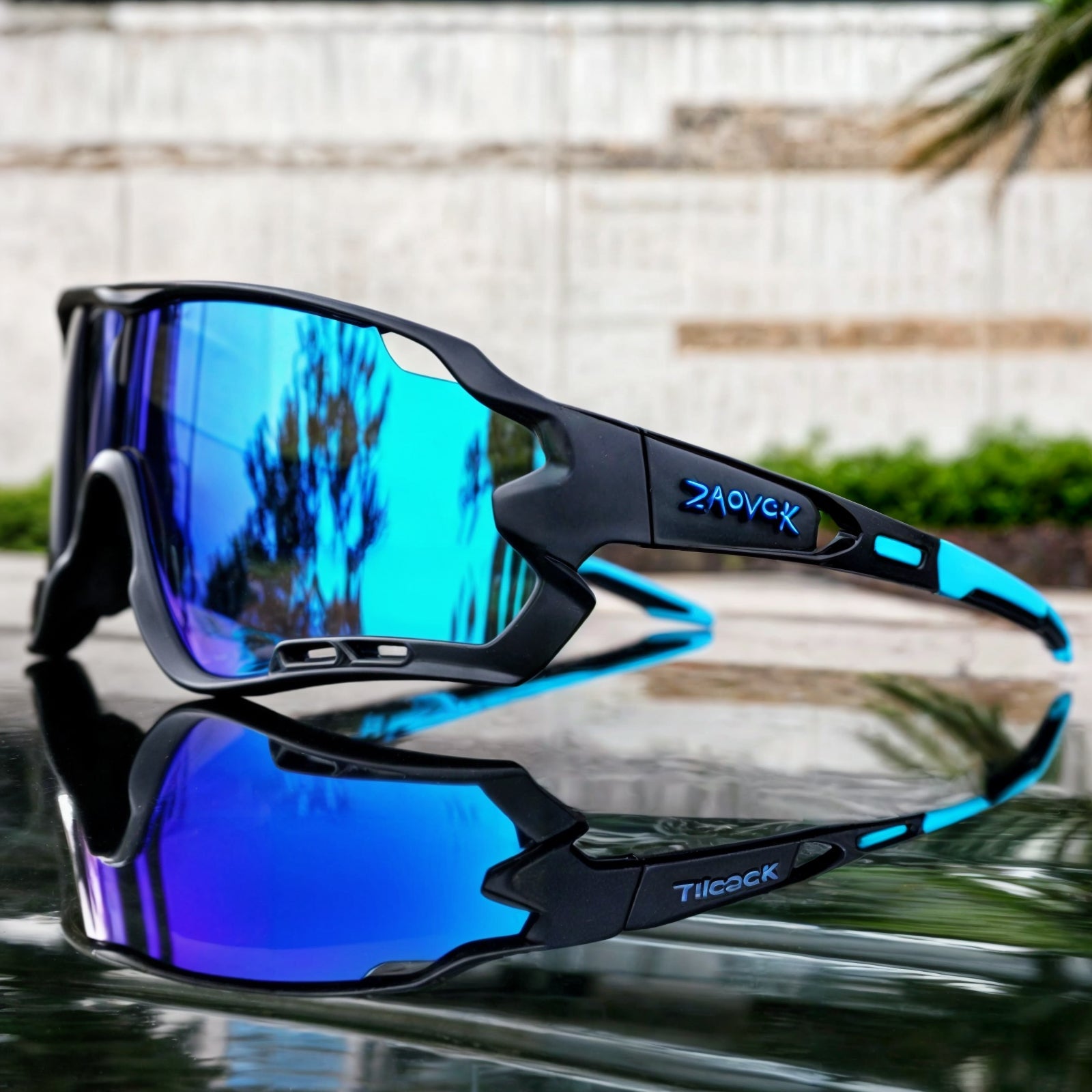Sideprofil av unisex fotokromatisk sportsolbrille, viser ergonomisk design for komfort.
