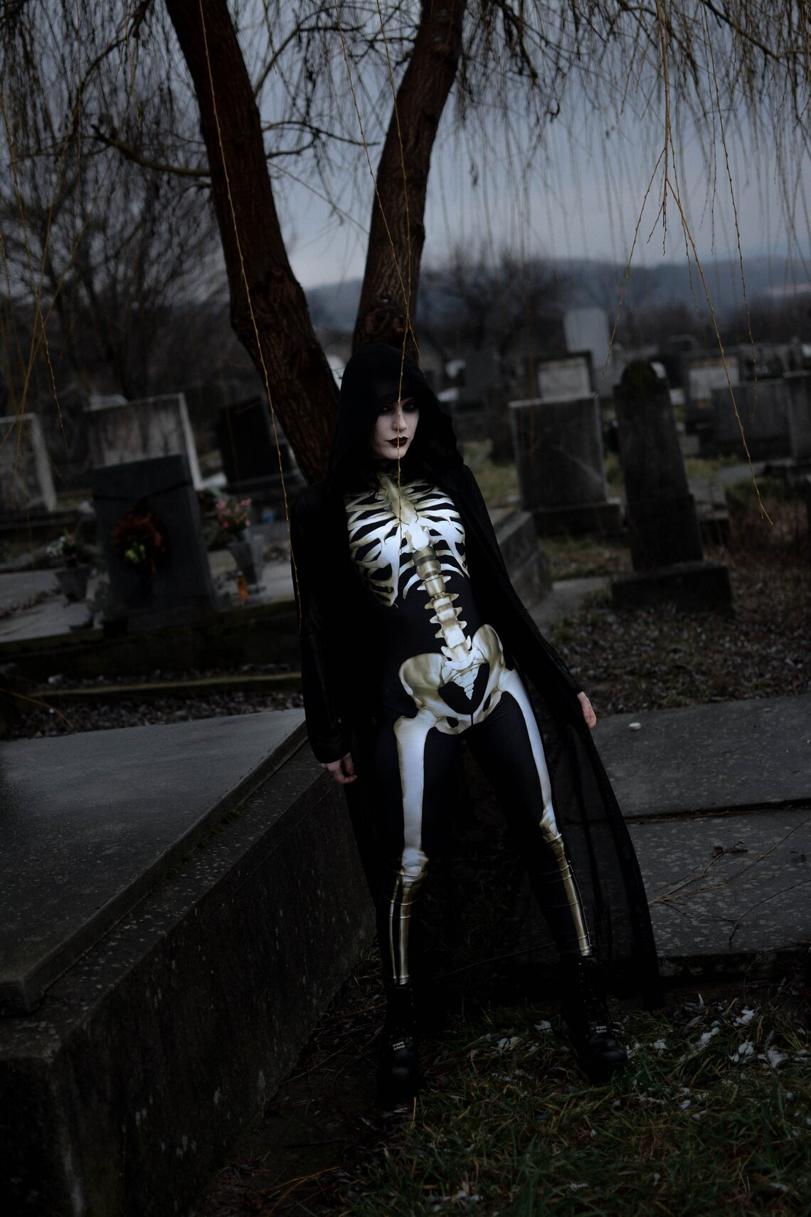 Heldekkende unisex Halloween skelett bodysuit. Lett å bære, perfekt for Halloween festligheter.