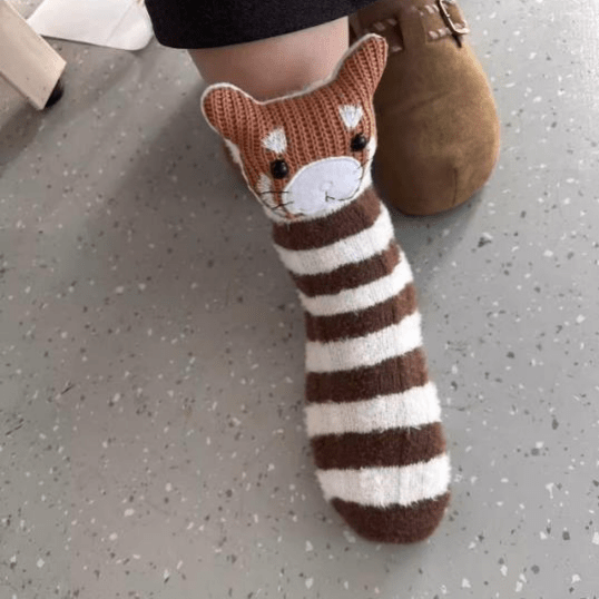 Unisex hussokker med morsomme 3D-dyr. Perfekt for avslapning med komfort og varme.