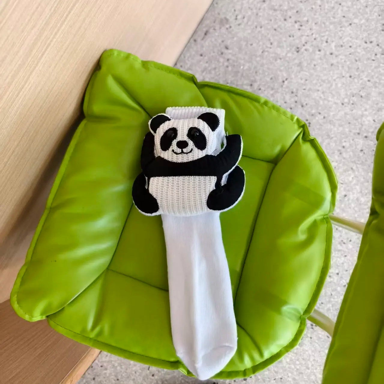 Lekne hussokker med 3D-dyr. Komfortable, unisex og sklisikre for koselige hjemmeopplevelser.
