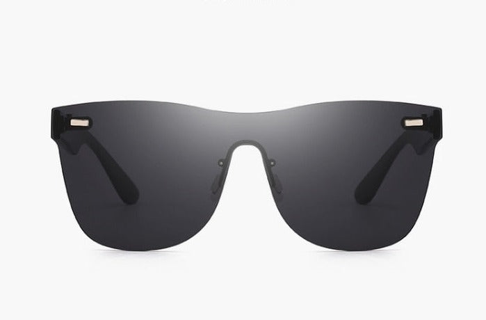 Unisex Infinity solbriller for menn og kvinner. Fargede UV400 beskyttende linser. Essensielt sommertilbehør.