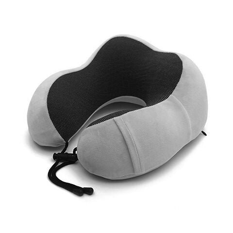 Grå unisex reisepute i memory foam. Sikrer ergonomisk nakkekomfort enten du er i bil eller på fly.