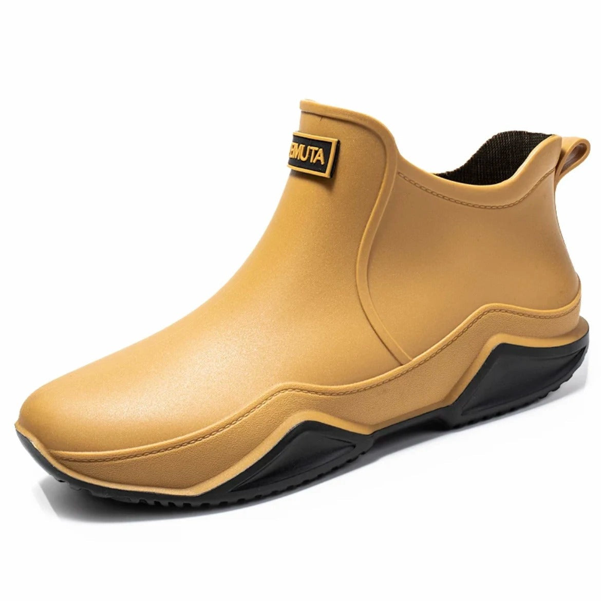 Røde, moderne regntette gummistøvler, unisex design for stil og beskyttelse mot regn og søle.