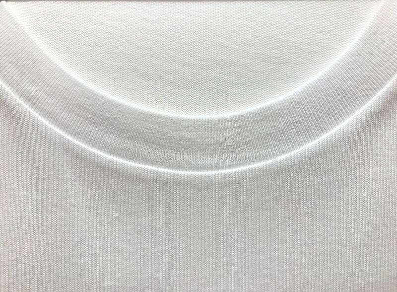 Høykvalitets 3D-design t-skjorte i polyester. Komfortabel for trening, sport og avslappede dager.