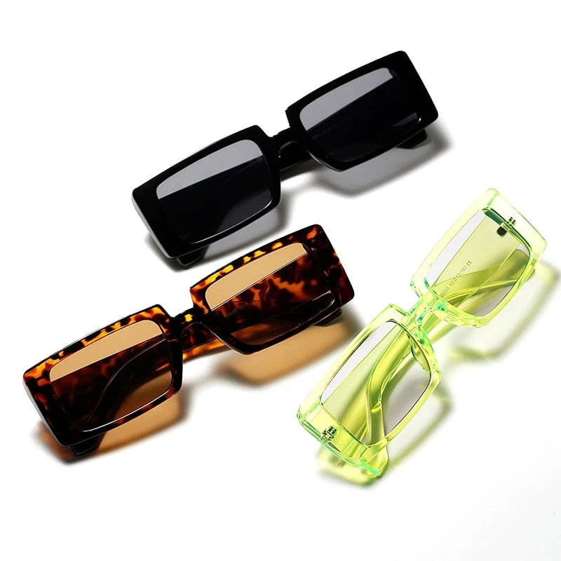 Unisex Vintage Rechteckige Sonnenbrille mit UV400 Schutz, frontal Ansicht