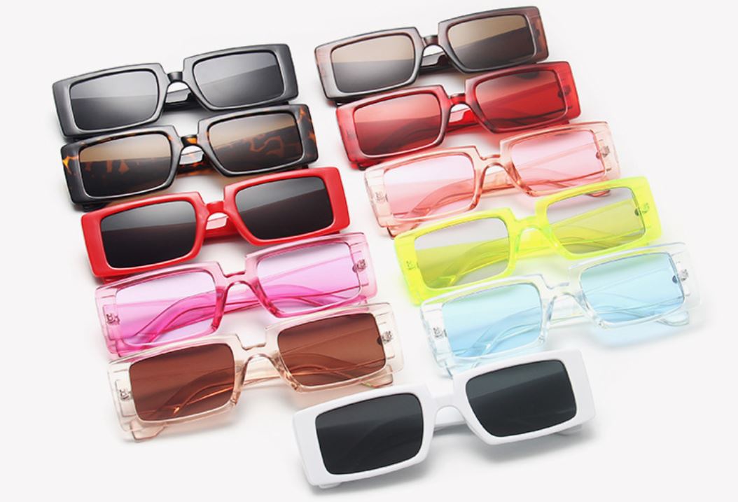 Seitliche Ansicht der Unisex Rechteckigen Vintage Sonnenbrille in Schwarz, Mode Accessoire