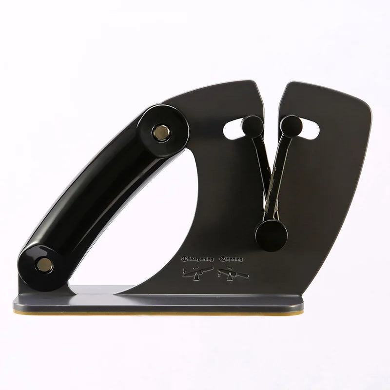 Robust svart knivsliper med ergonomisk håndtak og trippel funksjon for alle kjøkkenkniver.