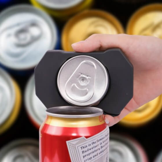 Toppløs kanneåpner som skaper en trygg, jevn kant på aluminiumsbokser. Perfekt for fest og barutstyr.