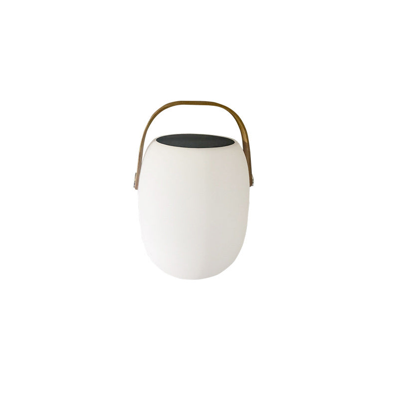 Utendørs LED lampe med elegant kurvdesign for hage og terrassebelysning.
