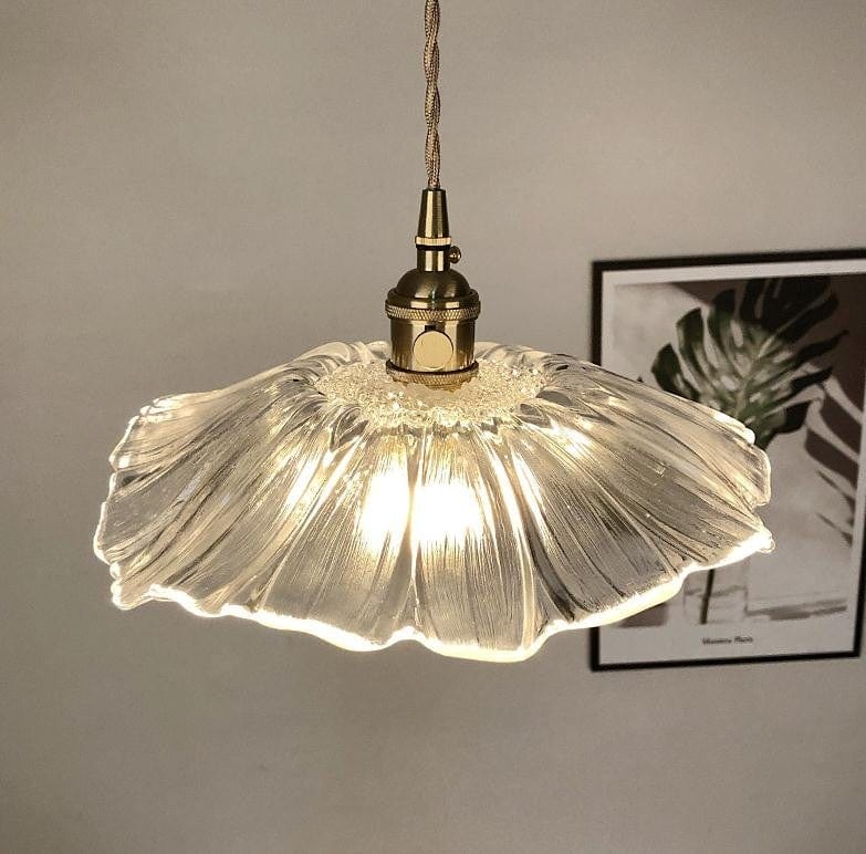 Unik lotusglasslampe for interiørdesign, en elegant løsning for koselig og retro belysning med E27-fatning.