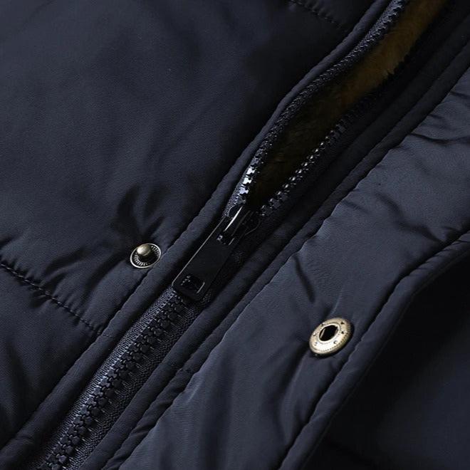 Casual menns parkas med hette og varm pelskrage, et allsidig valg for kaldt vintervær.