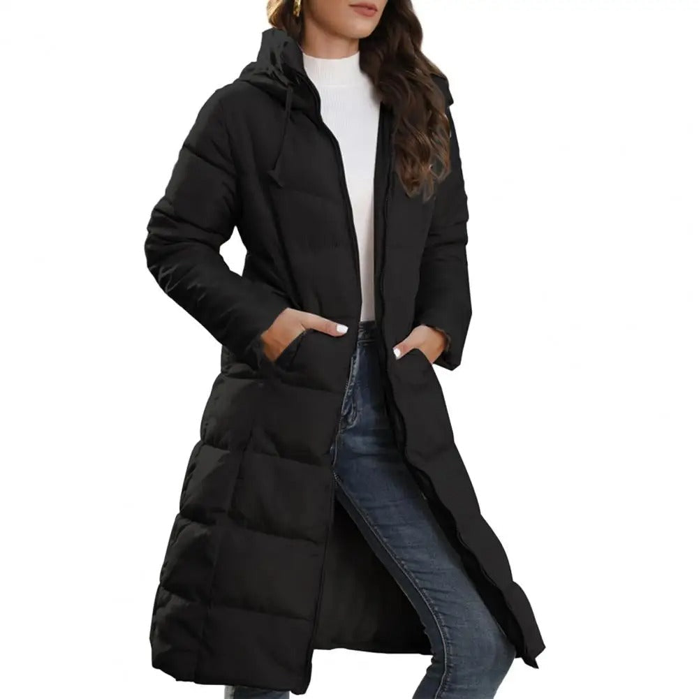 Kvinners hettejakke, en varm og lang parkas. Komfortabelt yttertøy for vinteren.