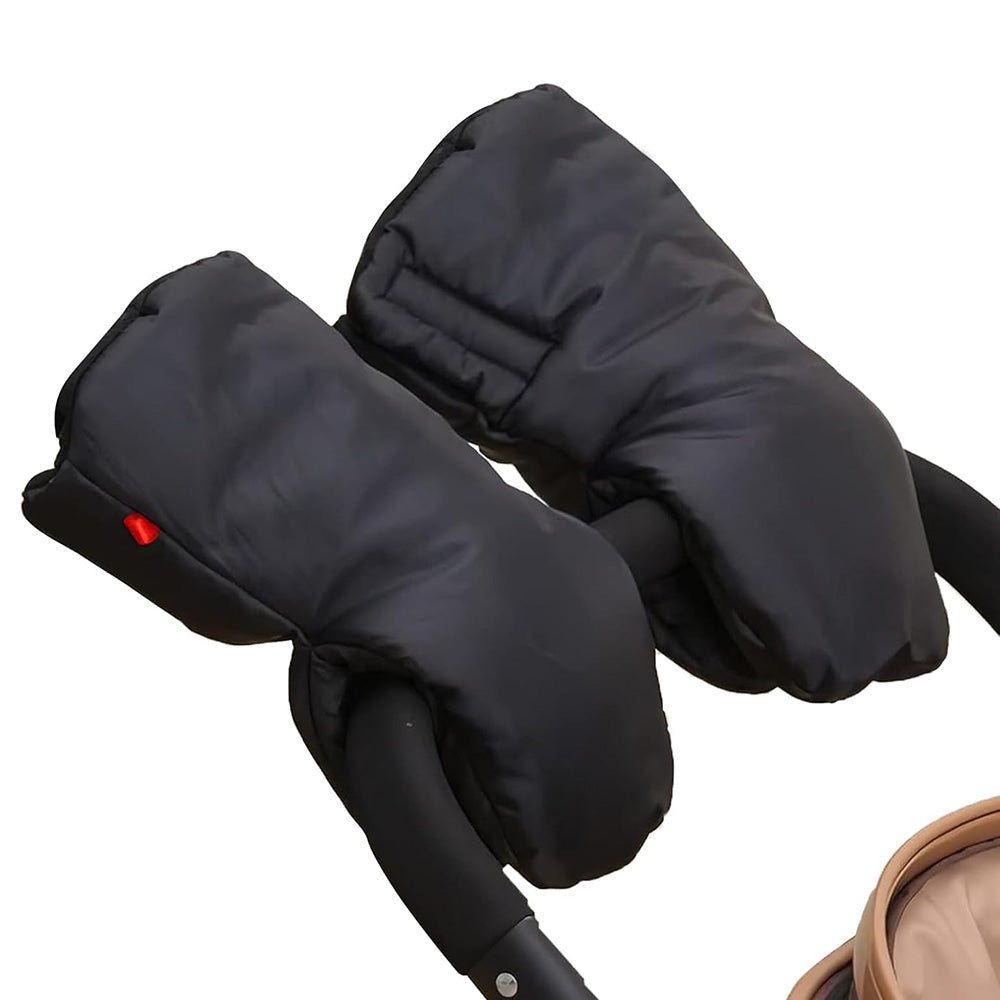 Varme, vannavstøtende barnevognhansker i svart fleece. Perfekt vintertilbehør for komfortable trilleturer.