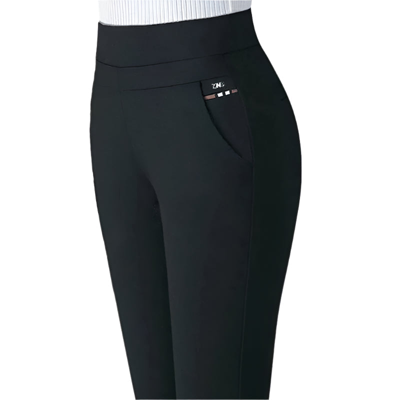 Warme, schwarze Skinny Thermohose fĂĽr Damen, eng anliegend und modisch, perfekt fĂĽr den Winter.