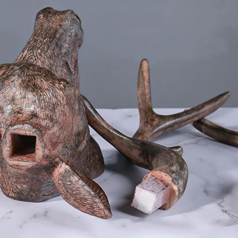 Detaljert 3D hjortehode veggkunst, gir et rustikt preg til ethvert rom. Ideell for landlige hjem.
