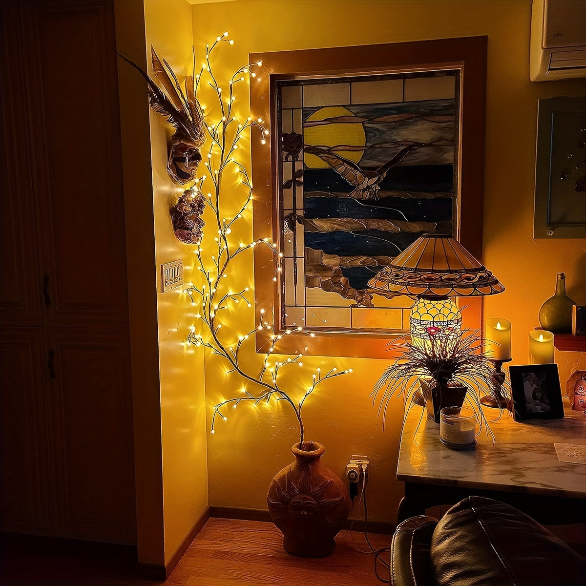 "Biegsame Weidenranken-Lichter im weißen Birkenbaum-Design mit warmweißen LEDs und vielseitiger Einsatzmöglichkeit."