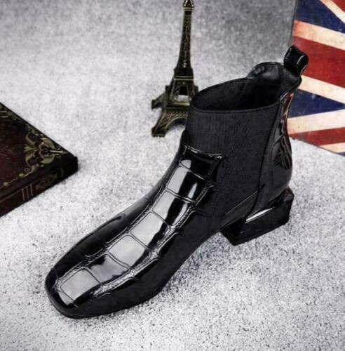 Damen Lederstiefel, kurz geschnitten, braun, mit rutschfester Gummisohle, elegantes Design für formelle & lässige Anlässe.