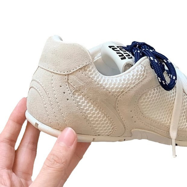 "Damen Retro-Sneaker aus Wildleder, bunte Schnürsenkel, rutschfeste Sohle, ideal für urbanen Stil, Premium Qualität"