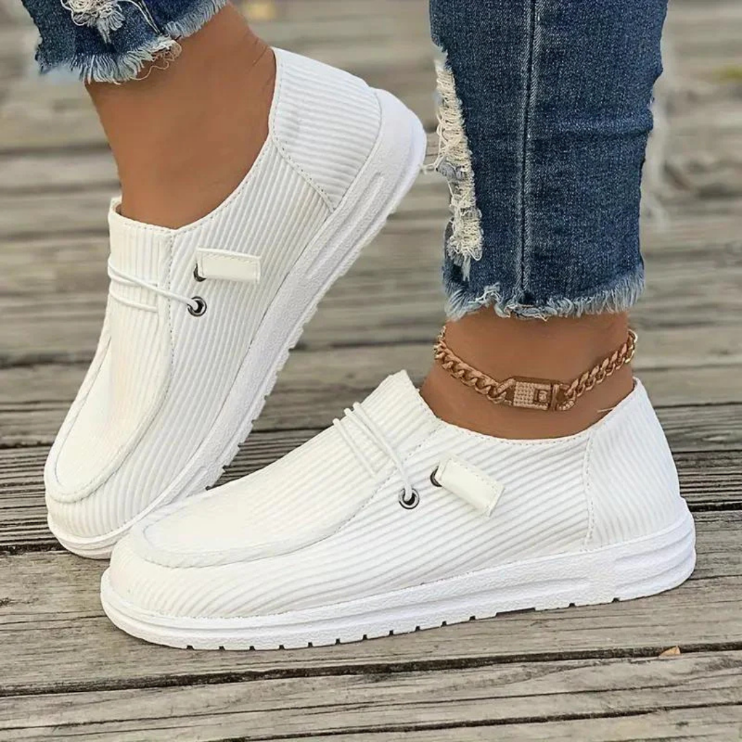 "Damen Schlupfschuhe Sommer, leicht und vielseitig in verschiedenen Farben, atmungsaktives Material, ideal für Alltag."