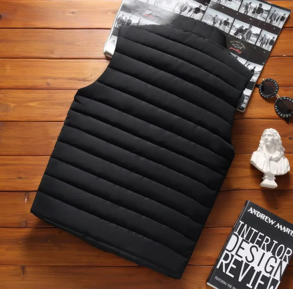 Elegant herreveste i blått, sett fra forsiden