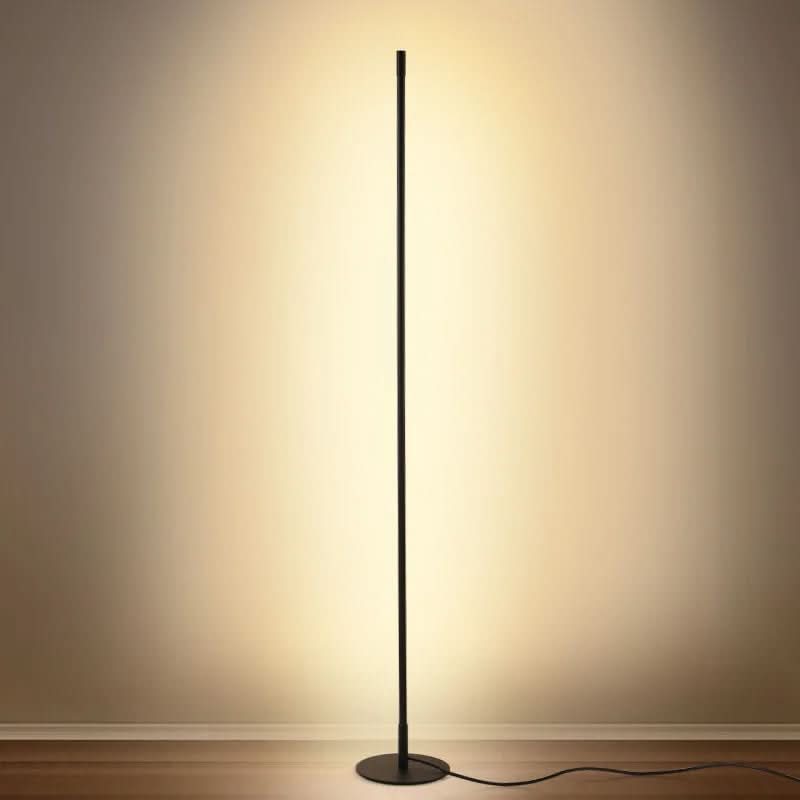 "Elegante LED-Stehlampe, minimalistisch und schlank, bietet warmweiße, blendfreie Beleuchtung für stilvolle Raumgestaltung."