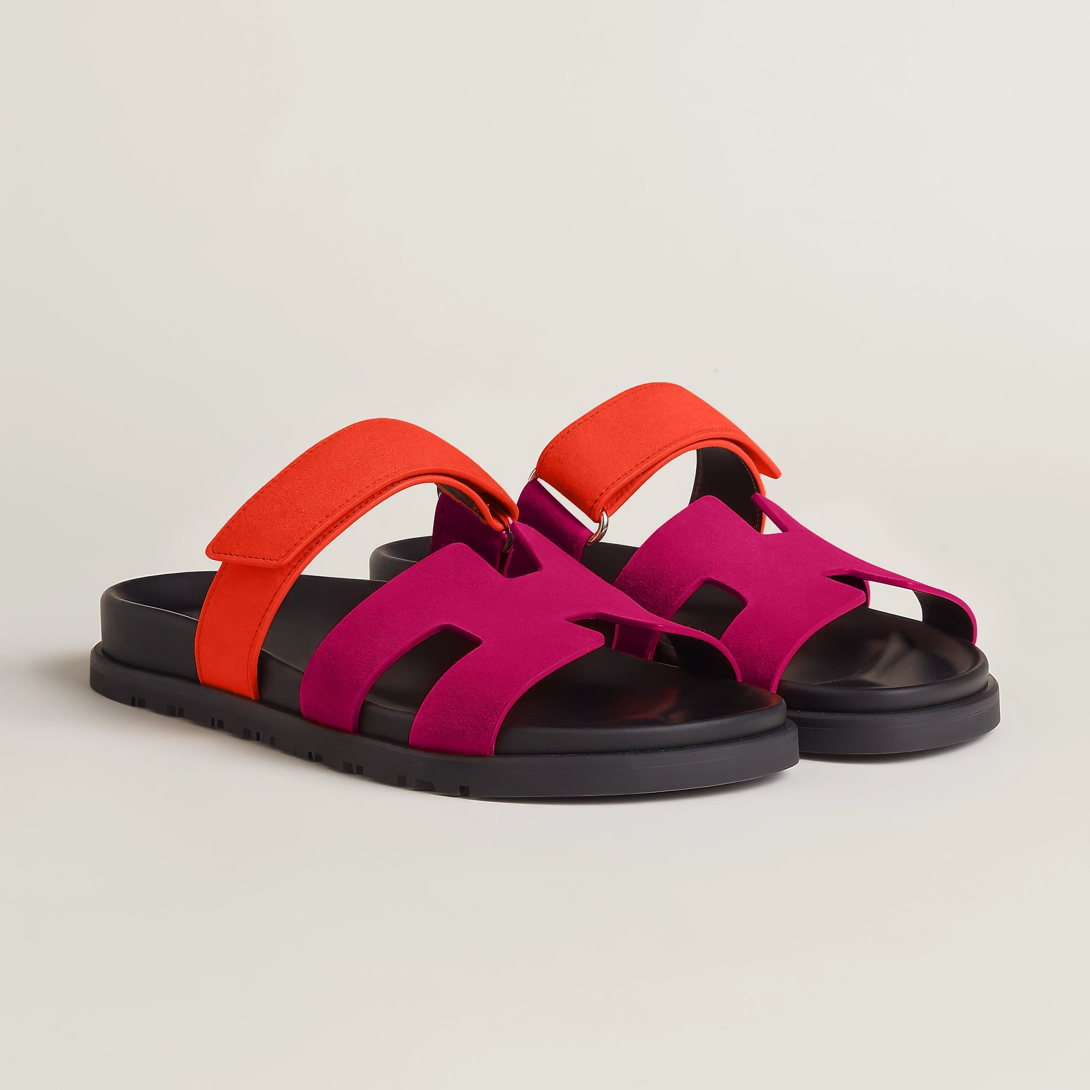 "Elegante Luxus Sandalen für Damen in Braun, Rosa, Sand, Schwarz, Weiß; weiches PU-Innenmaterial, Gummisohle."