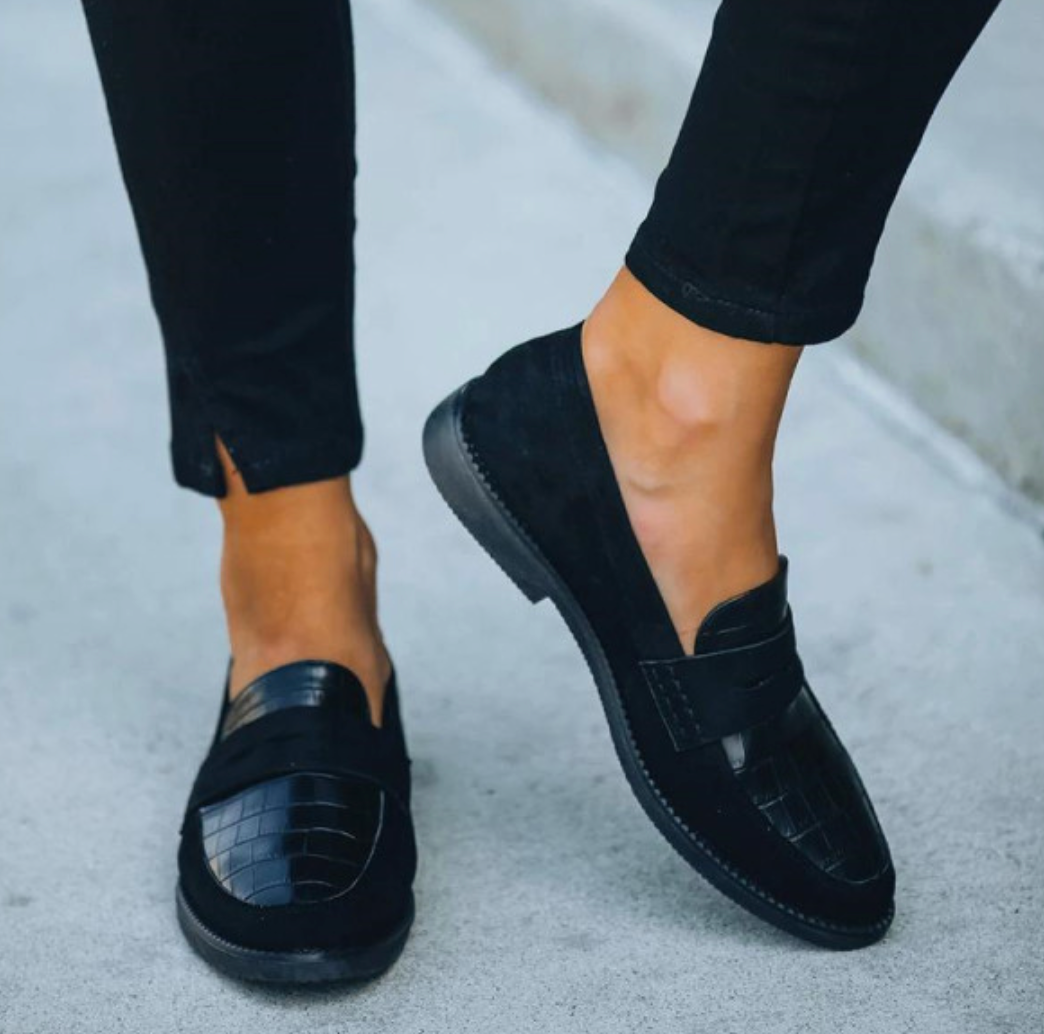 "Elegante, bequeme Damen-Loafers in klassischem Design, ideal für stilvolle und komfortable Alltagsoutfits."