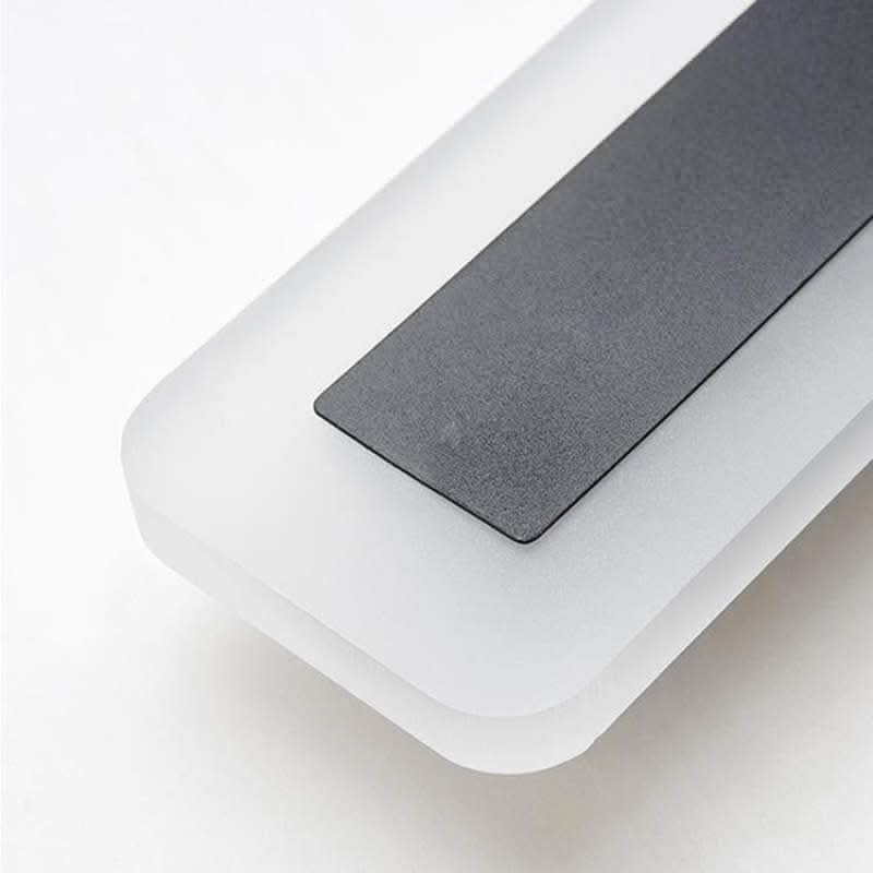 Elegante schwarze LED-Außenwandleuchte, modern und wetterfest, ideal für Garten oder Balkon mit energiesparendem Design.