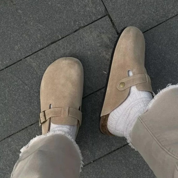 Elegante vegane Sandale für Damen in Beige, umweltfreundlich, mit ergonomischem Design. Perfekt für Alltag und Freizeit.