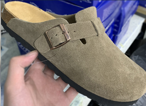 Elegante vegane Sandale für Damen in Beige, umweltfreundlich, mit ergonomischem Design. Perfekt für Alltag und Freizeit.