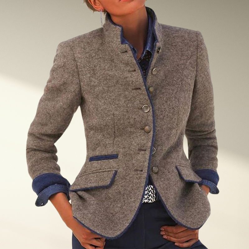 Elegant innsvinget blazer for kvinner, frontvisning