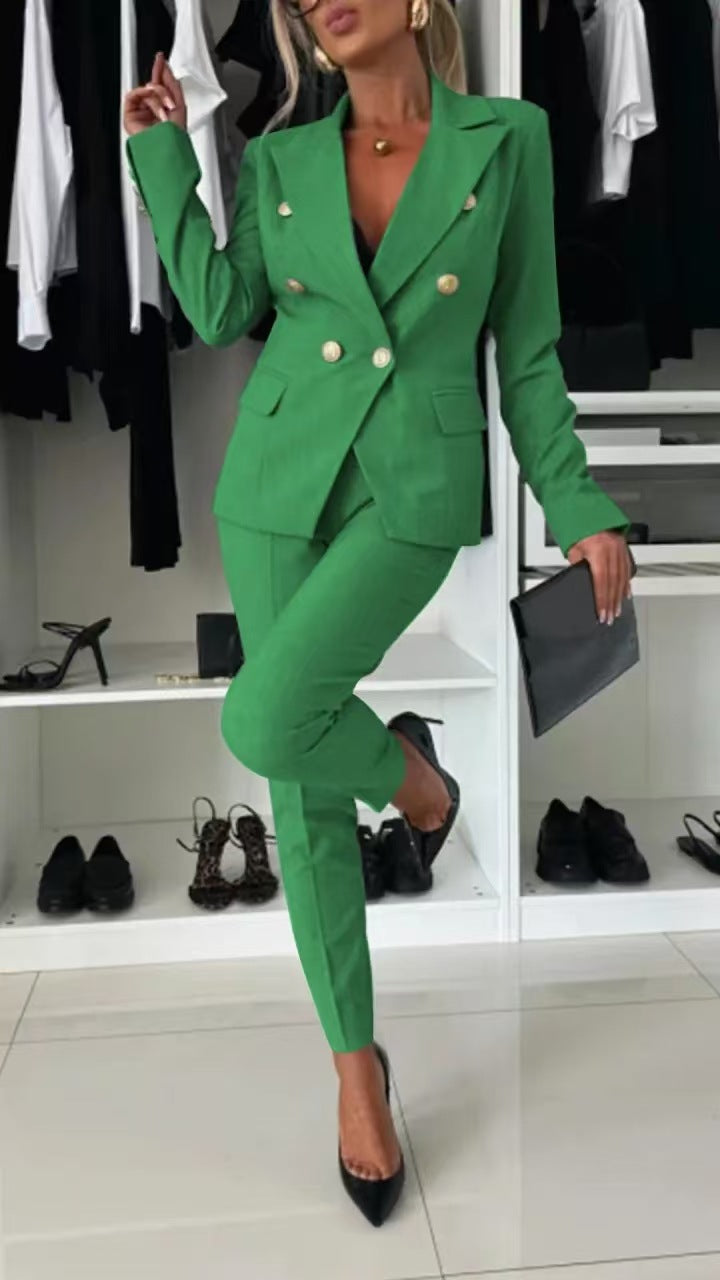 "Elegantes Damen Business-Anzug-Set, Slim Fit, mit doppelter Knopfleiste und goldenen Knöpfen, für berufliche Anlässe."