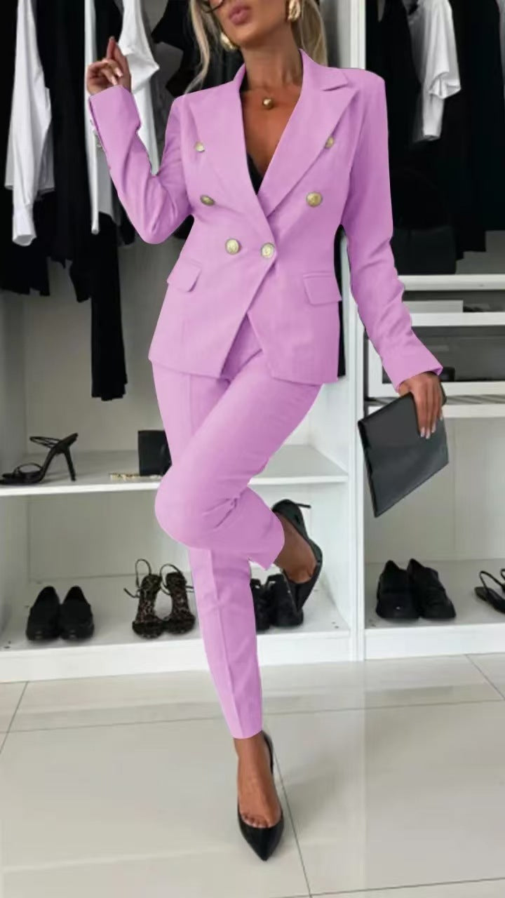 "Elegantes Damen Business-Anzug-Set, Slim Fit, mit doppelter Knopfleiste und goldenen Knöpfen, für berufliche Anlässe."