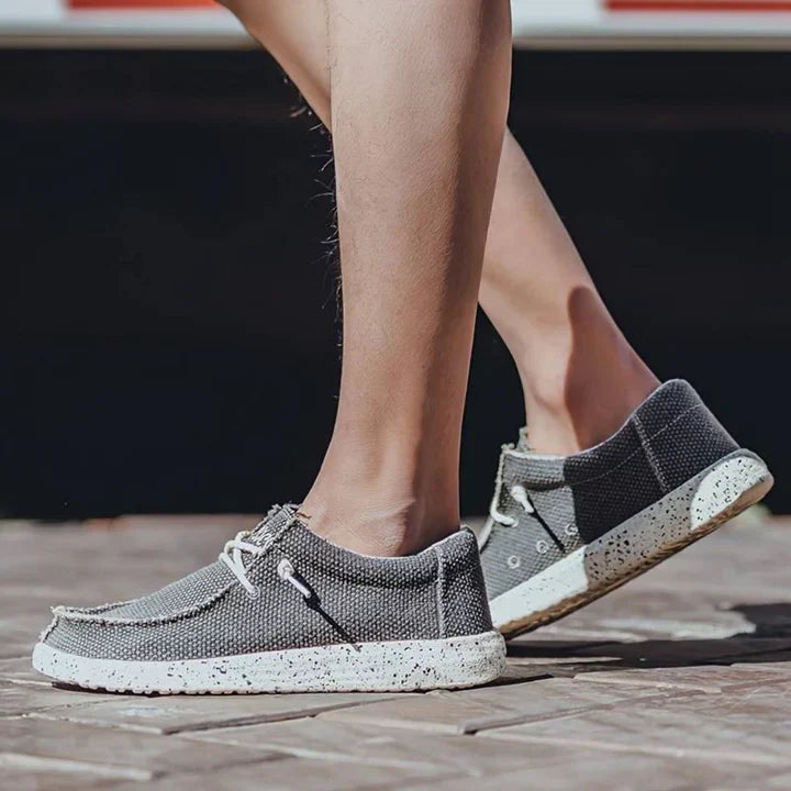 "Frauen Schlupfschuhe leicht luftig grau, ideal für Alltag und Spaziergänge, bieten Komfort und robuste Materialien."