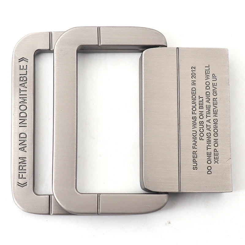 Gestreifter Canvas-Gürtel mit Doppelring-Schnalle, verstellbar, urbaner Look, unisex, verschiedene Farben, robustes Material.